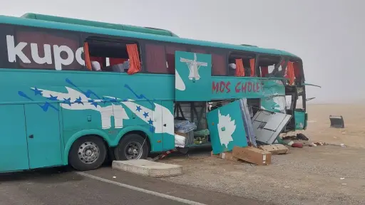 Confirman cuatro personas fallecidas y múltiples heridos tras choque entre dos buses y un camión en Antofagasta