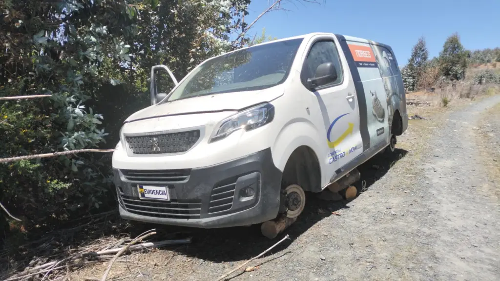 Furgón recuperado por detectives de la BIRO de Angol, PDI Araucanía