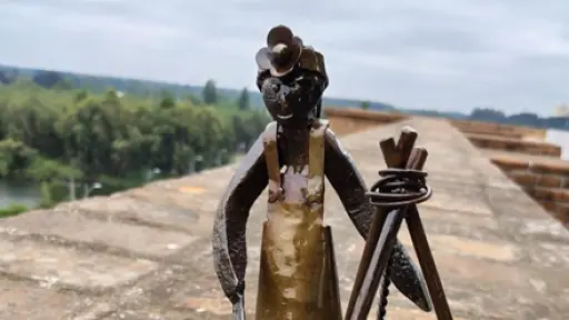 Eliana: La escultura que simboliza la identidad y el arte local en la Primera Fiesta de la Papa Frita en Nacimiento