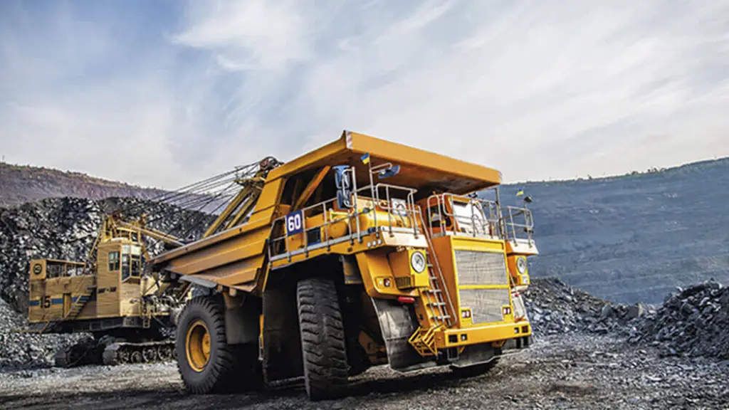 La minería advierte una caída del 20% en la inversión y un PIB que oscilará entre -1,82% y 0%, afectada por la incertidumbre regulatoria.