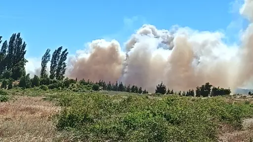 AHORA: Bomberos evacuan en incendio en Santa Fe