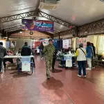 La delegada del local, Constanza Garrido, destacó que la constitución de mesas se realizó de manera “excelente”, con la mayoría de ellas funcionando con cinco vocales y solo un par operando con cuatro integrantes., Diario La Tribuna