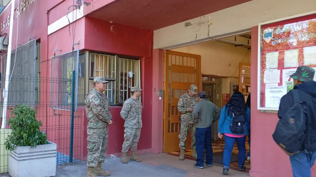 El delegado, con más de tres décadas de experiencia en labores vinculadas al Servicio Electoral, subrayó que la preparación previa de los vocales fue clave para evitar retrasos., Diario La Tribuna