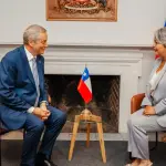 José Antonio Kast recibió en su comando a Jeannette Jara tras su victoria en las urnas, EMOL