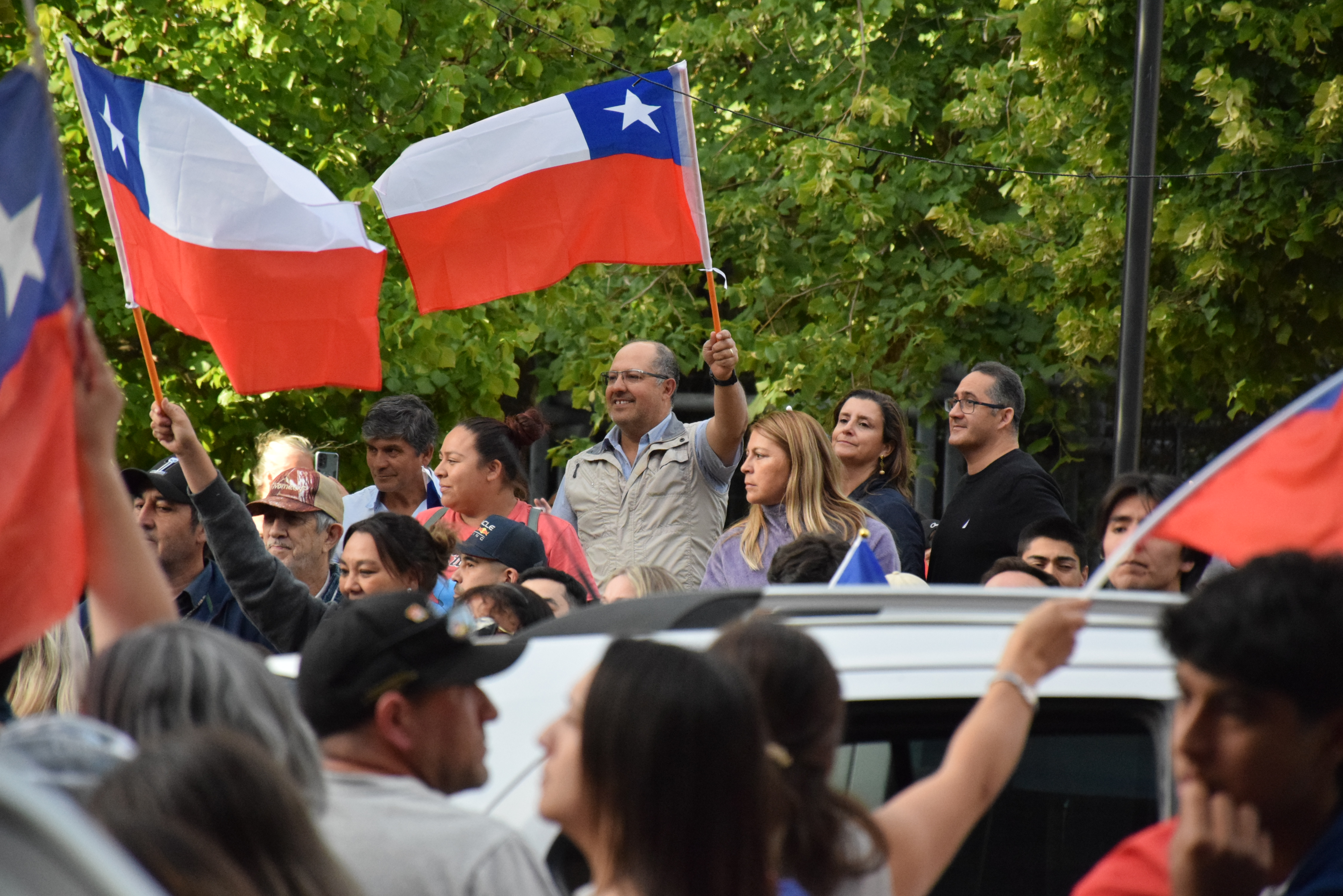 Un mayor número de personas arribó al sector céntrico luego de que el Servel confirmara oficialmente los resultados finales con 99,89% de mesas escrutadas. / Diario La Tribuna