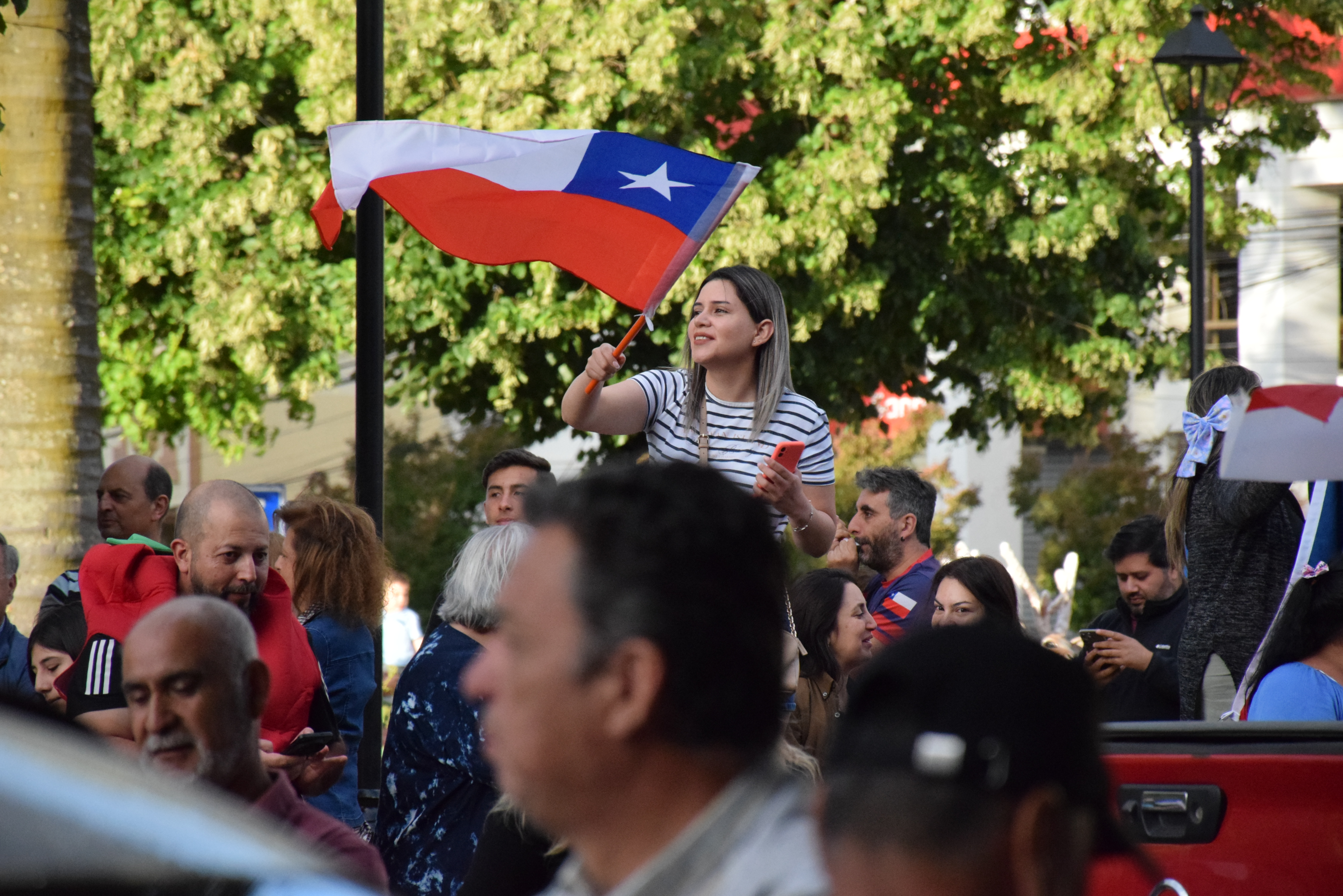 Representantes de la campaña de Kast, manifestó su emoción por los resultados conocidos durante la transmisión en vivo de Diario La Tribuna. / Diario La Tribuna