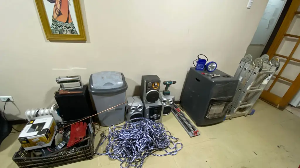 Parte de las especies recuperadas por la SIP de Carabineros de Yumbel, Cedida