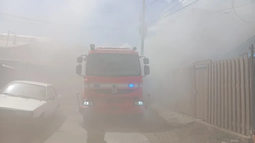 Bomberos trabaja en la emergencia en Villa Las Américas, Cedida