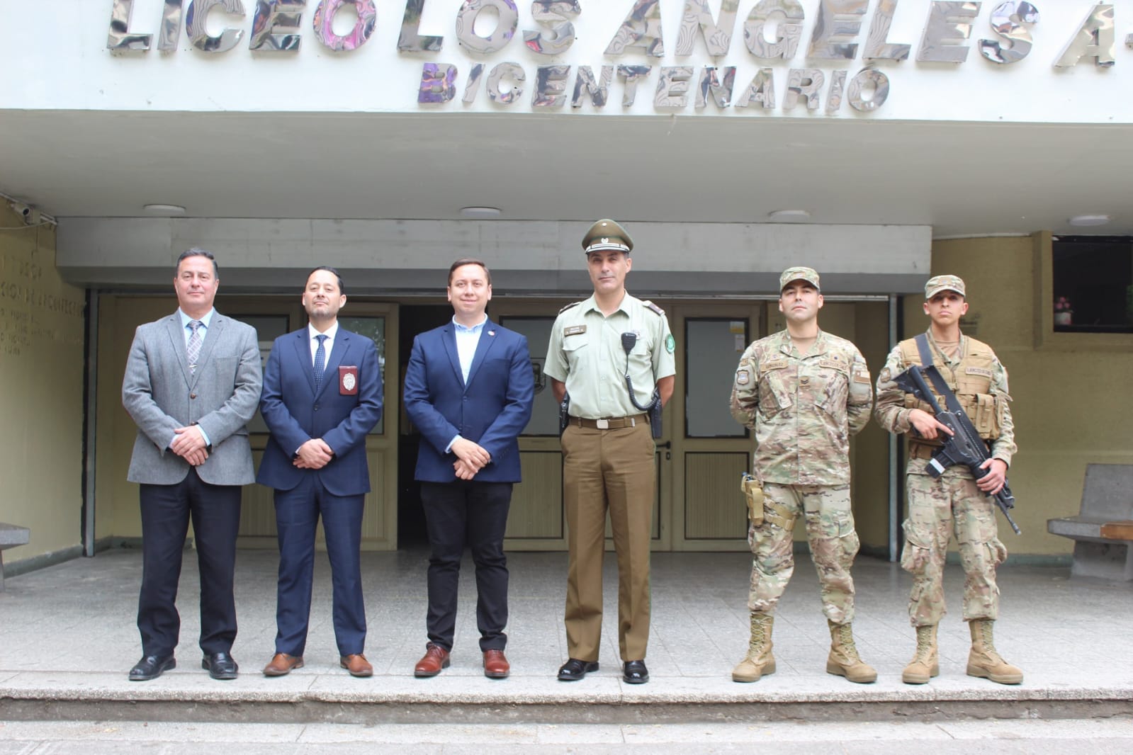 El recorrido concluyó en el Liceo Bicentenario de Los Ángeles, uno de los principales locales de votación de la comuna. / @DPRBiobio