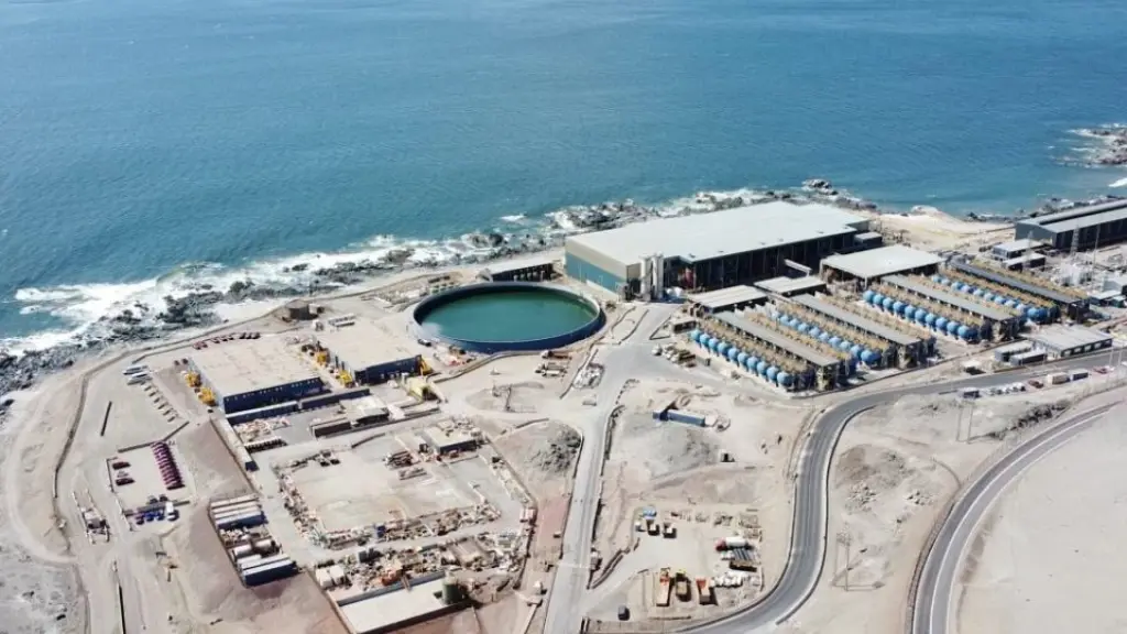 La industria de la desalación en Chile se ha convertido en un sector clave para enfrentar la escasez hídrica estructural que afecta al país.