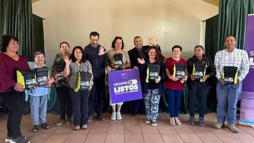 Entregan kits de resiliencia energética a familias en Santa Bárbara como parte del programa Siempre Listos