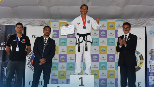 Carlos Pavez cierra un 2025 inolvidable con oro y plata en el Campeonato Nacional de Taekwondo ITF 