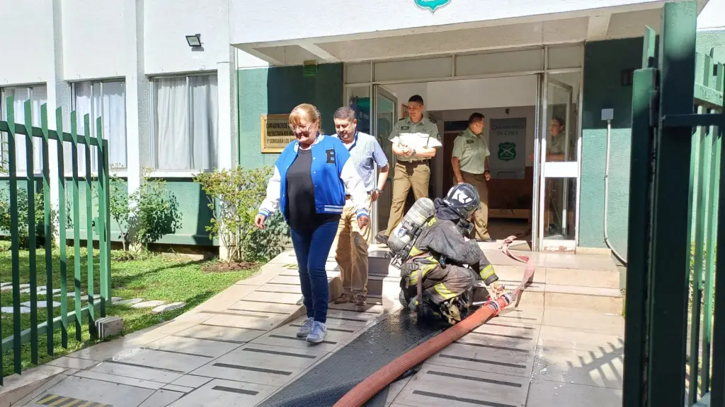 Simulacro de incendio en Carabineros, La Tribuna