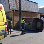 Cuatro lesionados dejó choque y posterior volcamiento de colectivo en Los Ángeles, Cedida