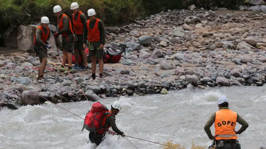 Rescatan cuerpo sin vida de mujer en rio Biobío de Mulchén, referencial