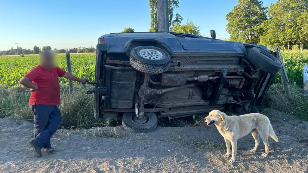 Un adulto y un menor resultan lesionados en accidente registrado en Camino El Peral en Los Ángeles