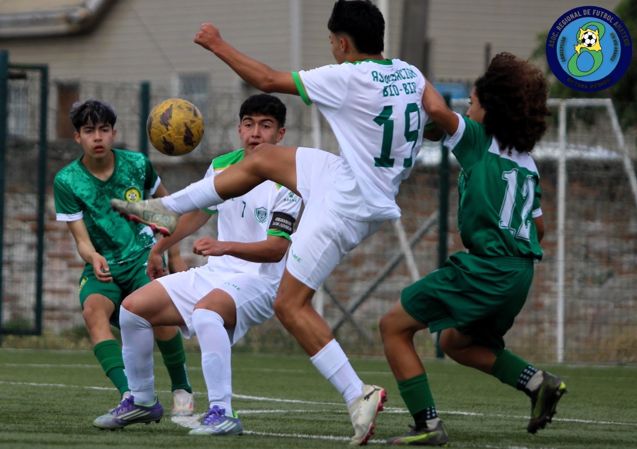 El partido se disputó ante más de 500 espectadores, en su mayoría lotinos. Adner Riquelme anotó dos goles y Renato Vergara selló el 3-1 para Los Ángeles / La Tribuna