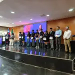 Delegaciones provenientes de Negrete, Mulchén, Santa Bárbara, Los Ángeles y otras comunas comenzaron a llegar desde temprano al auditorio de Santo Tomás., Diario La Tribuna