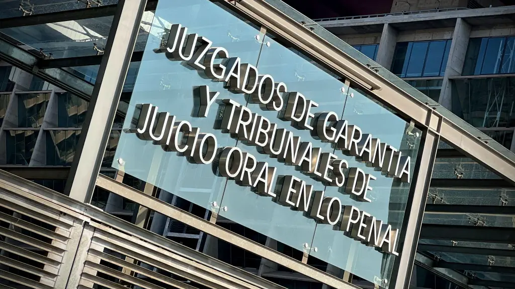 El juicio se desarrolló en el Segundo Tribunal de Juicio Oral en lo Penal de Santiago , Poder Judicial