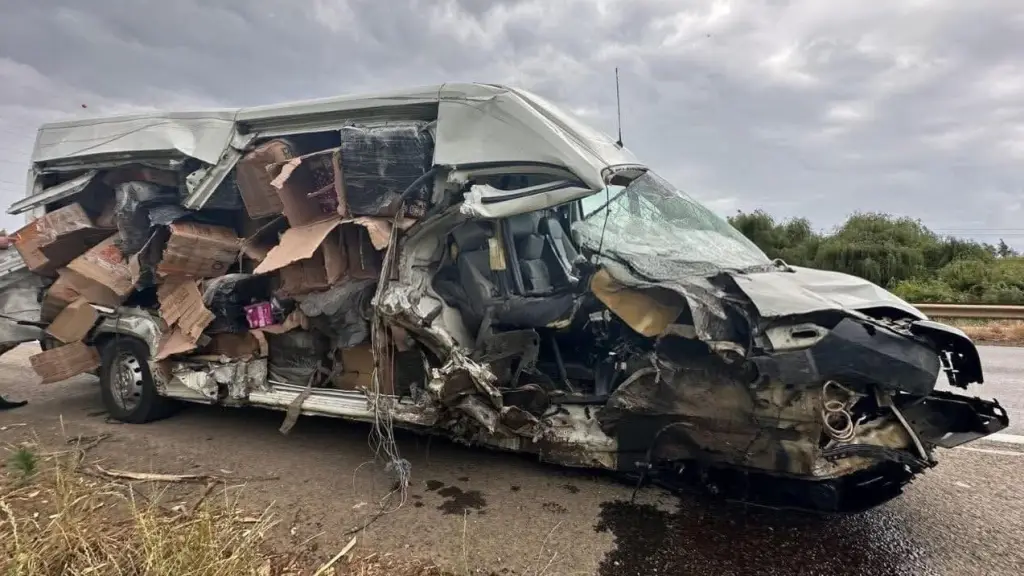Furgón cargado con fuegos artificiales en ruta 5 sur en Mulchén, Cedida