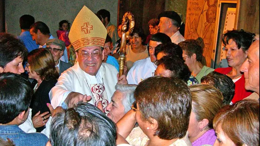 Obispo Miguel Caviedes, Archivo La Tribuna