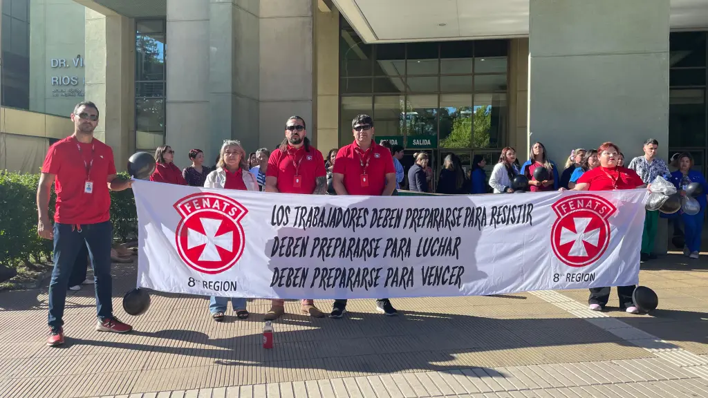 Funcionarios del CAVRR realizaron una manifestación en memoria de Nancy Marcela Carrizo Correa, mientras su esposo descartó que el suicidio esté relacionado con motivos laborales, La Tribuna