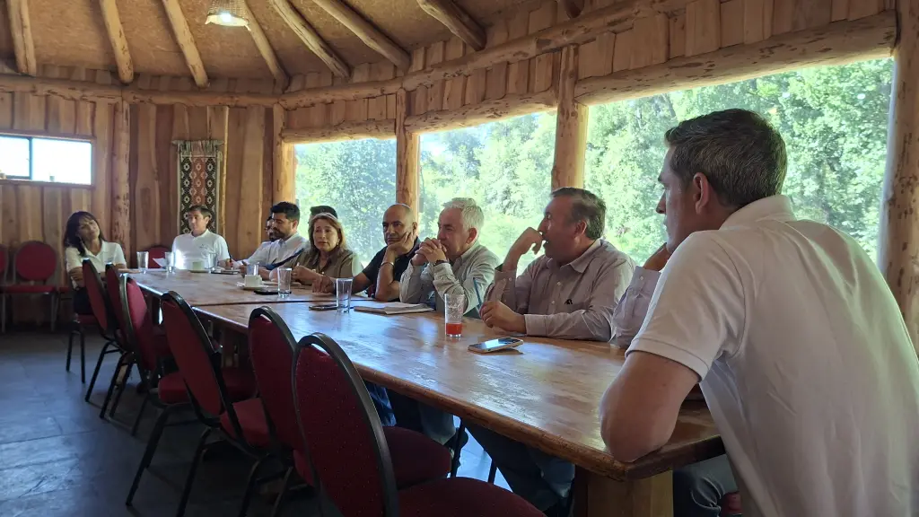 Reunión con alcaldes de las comunas cordilleranas, cedida