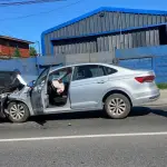 Daños visibles presentó uno de los móviles involucrados en el hecho registrado durante la mañana en un punto de la comuna de Laja., Emergencias Laja