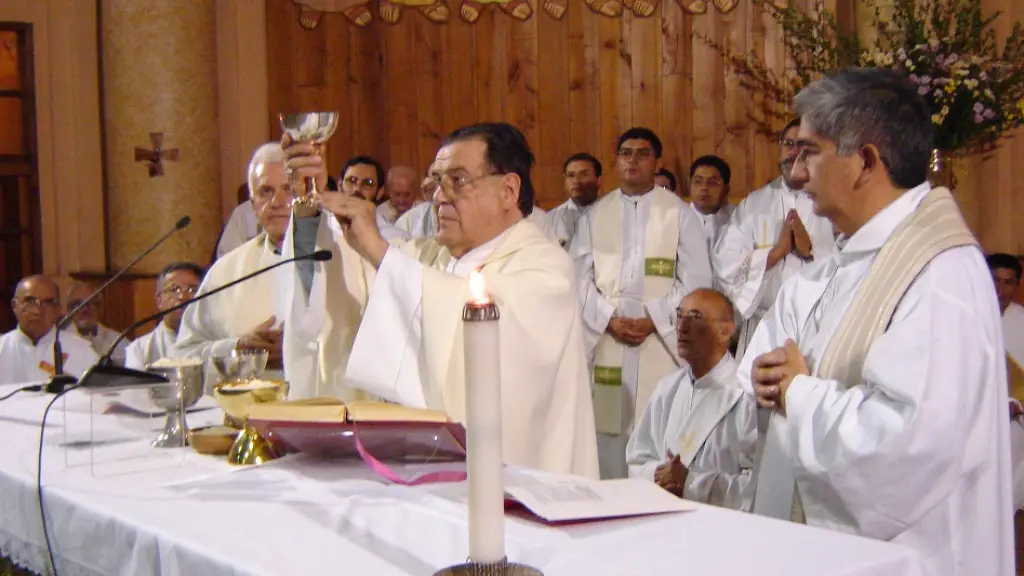 Obispo Miguel Caviedes, Archivo La Tribuna