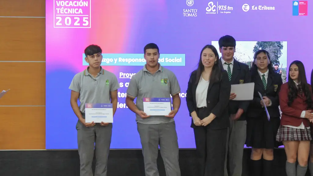 Vicente Riquelme Vidal y Óscar García Soto son reconocidos por su  / Diario La Tribuna