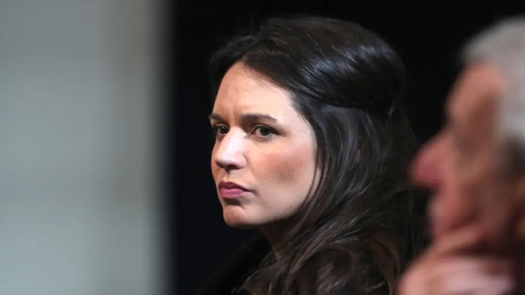 Irina Karamanos, Emol