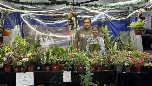 Emprendedores locales destacan en la Feria Navideña Elige Lo Local en Plaza Pinto