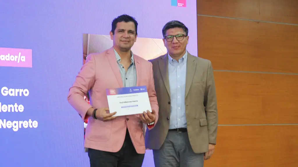 Isui Albornoz Garro del Liceo La Frontera de Negrete fue reconocido por fusionar excelencia técnica en Electricidad con responsabilidad social / La Tribuna