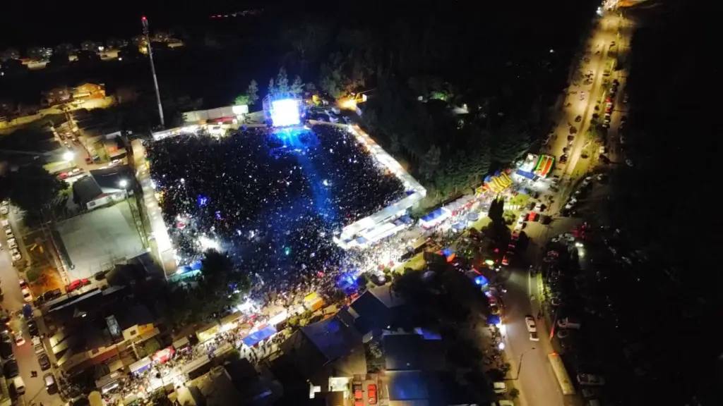 Ediciones previa de Festival Aguas del Biobío, de Negrete. / Municipalidad de Negrete