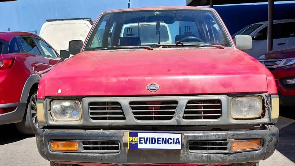 Una de las dos camionetas recuperadas por la PDI en La Araucanía, PDI Araucanía