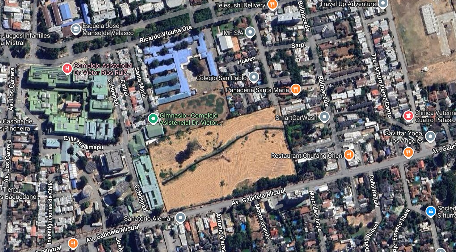 Vista referencial del sector Ricardo Vicuña, entre Francisco de Aguirre y avenida Gabriela Mistral, donde vecinos advierten la existencia de un terreno privado con extensos pastizales sin control. / Google Maps