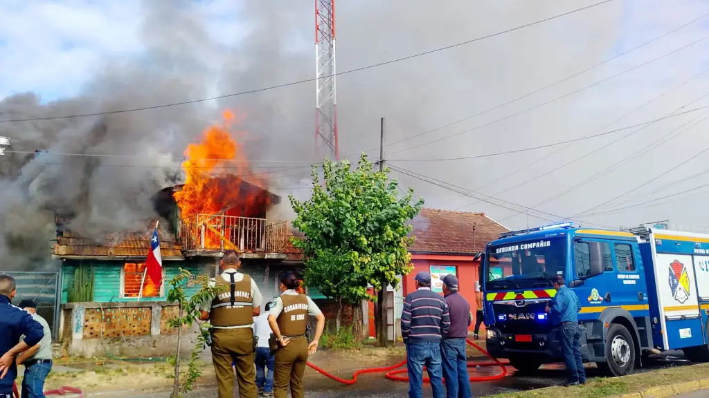 Incendio de vivienda en Av. La Cruz, Nacimiento, Cedida