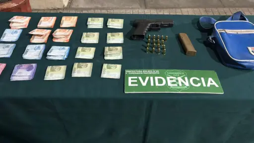 Fiscalización nocturna termina con tres detenidos y un arma de fuego incautada en Nacimiento 