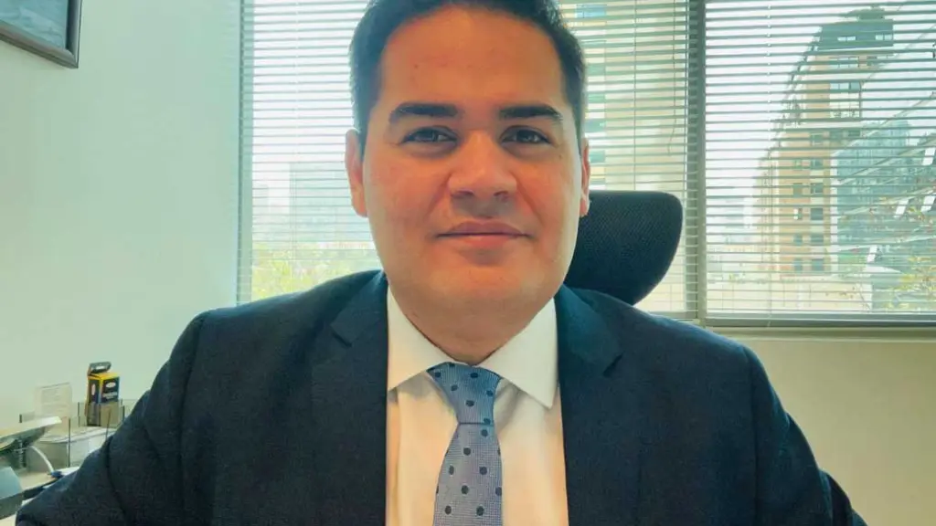 Ricardo Arellano, Cedida