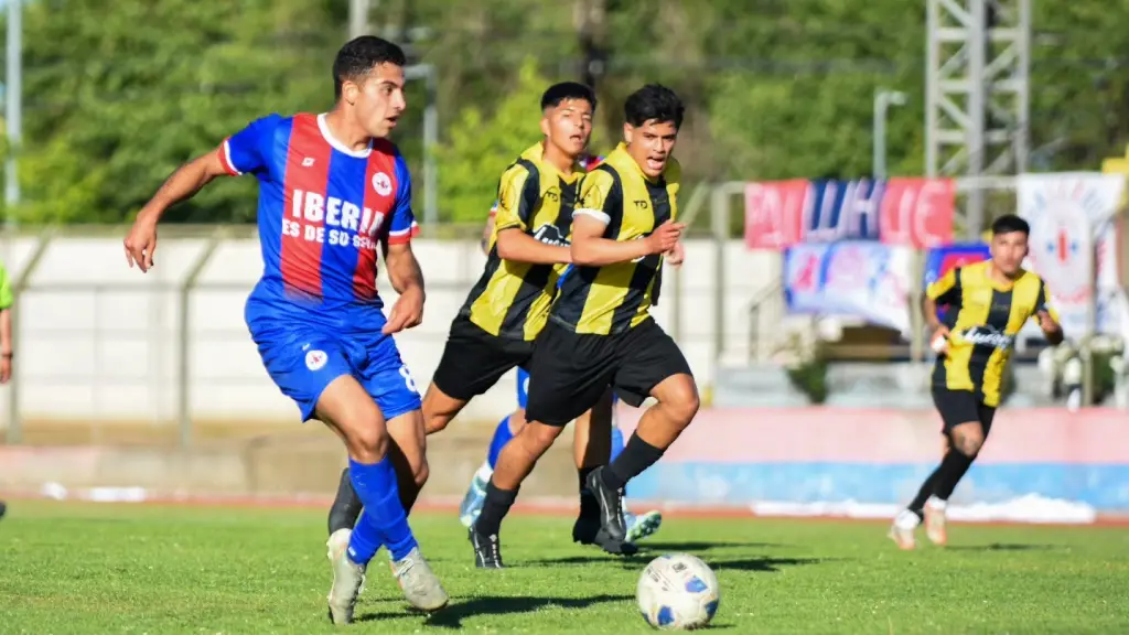 El fútbol vuelve a encender ilusiones en la Zona Sur de la Tercera División B 2026, con históricos que regresan, jóvenes talentos que asoman e hinchadas que sueñan con volver a celebrar, La Tribuna
