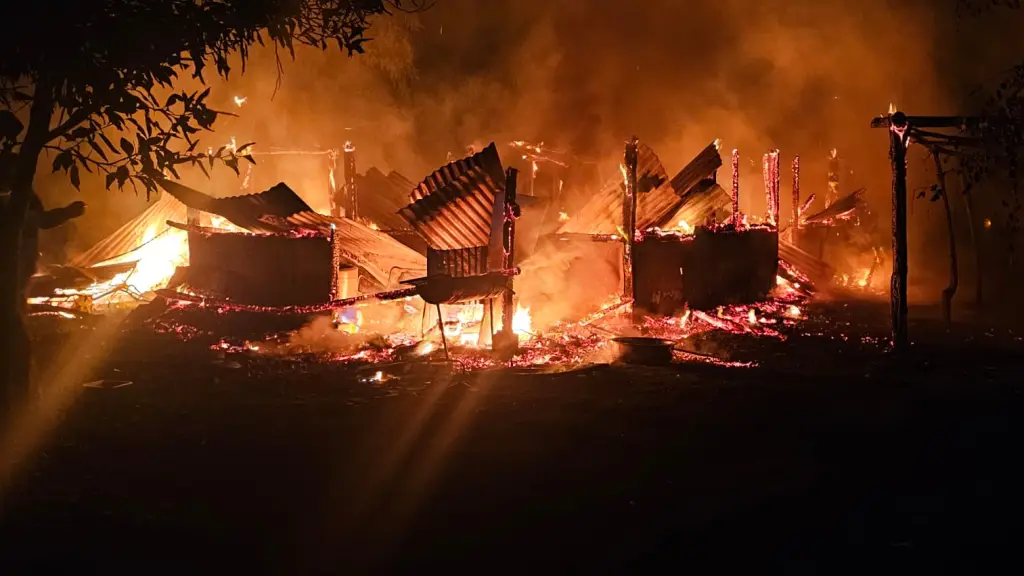 Una vivienda destruida dejó un incendio en sector Peñaflor de Los Ángeles, Cedida