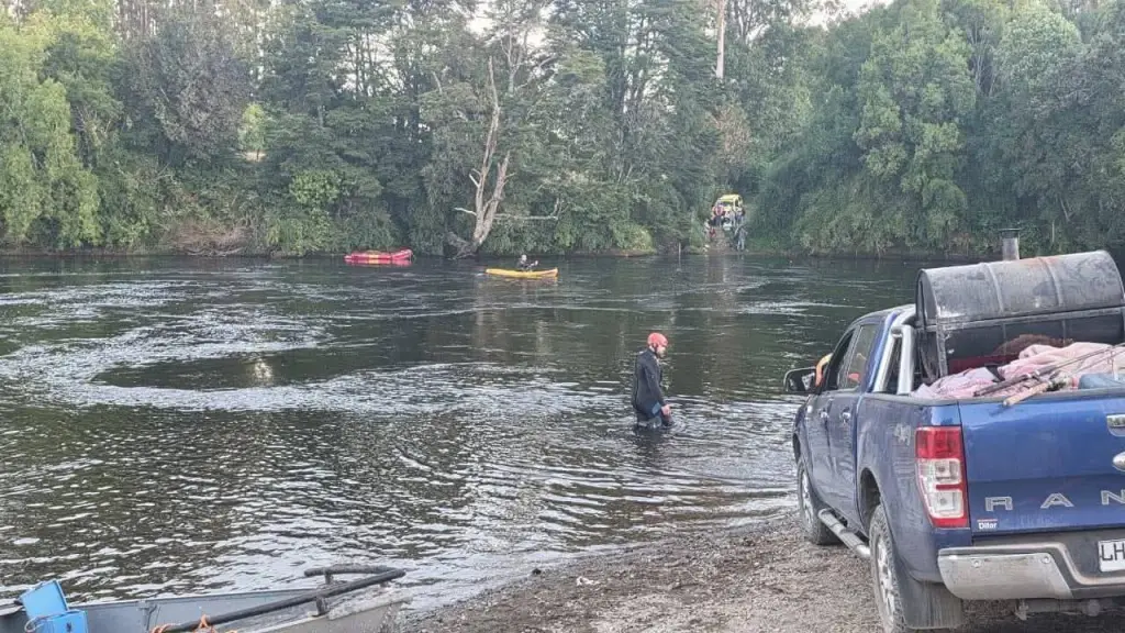 Carabineros reiteró el llamado a extremar medidas de seguridad en ríos y zonas no habilitadas para el baño., Redes sociales
