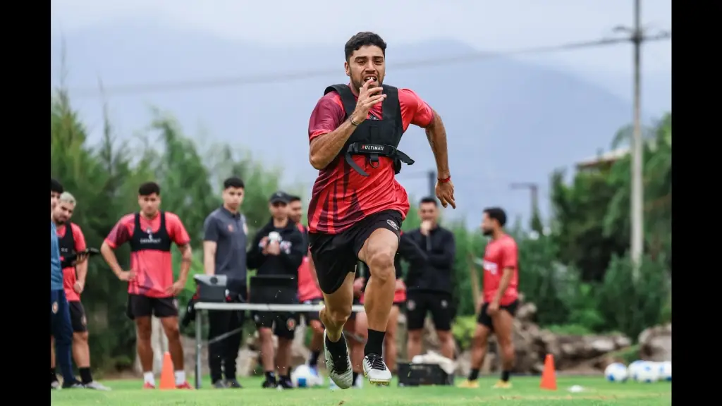 Marcelo Flores jugará en la Primera División defendiendo la camiseta de Deportes Limache y ya entrena para eso, La Tribuna