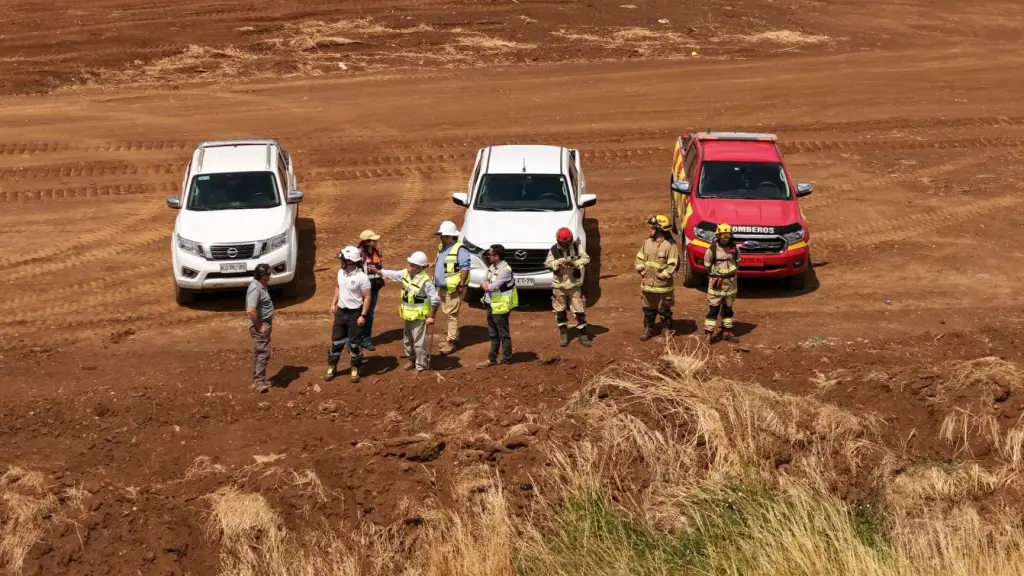 En Mulchén trabajan en la elaboración de cortafuegos, Municipalidad de Mulchén