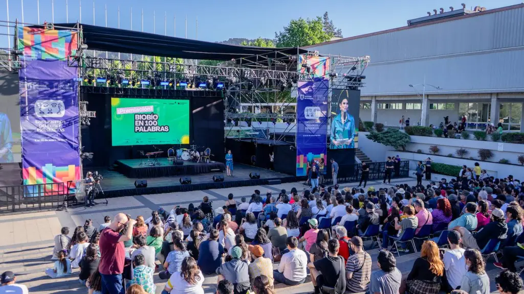 La banda Marineros musicalizará en vivo cada uno de los relatos premiados durante la ceremonia de premiación abierta a todo público en el Foro UdeC, Biobío en 100 Palabras