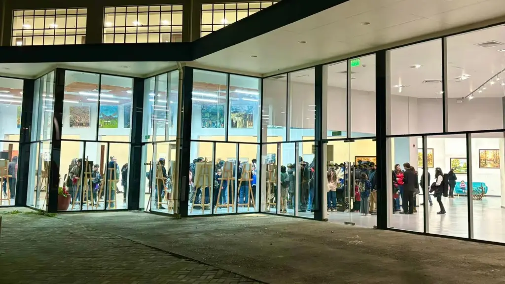 Obras de pintura, escultura y ejercicios de volumen forman parte de la Muestra Final 2025 de la Escuela de Artes Visuales, que se exhibirá en el Centro Cultural Municipal de Los Ángeles con acceso liberado al público., Corporación Cultural Municipal de Los Ángeles