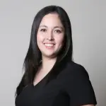 Consejos para evitar infecciones auditivas en temporada de playa y piscina