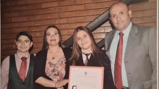 Colegio del sector sur de Los Ángeles resalta puntaje máximo PAES de exalumna