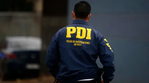 Delincuentes chocaron radiopatrulla tras robo en Easy Los Ángeles: PDI perició vehículo de huida