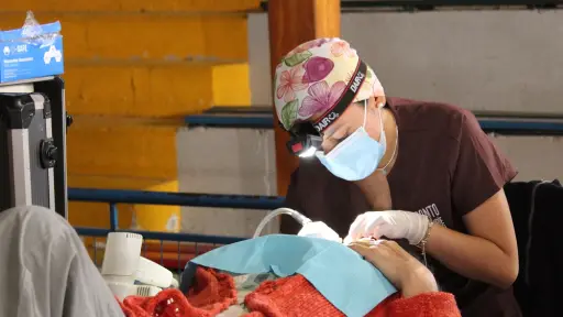 Operativo solidario en Cabrero: voluntarios del Biobío entregan atención de salud y asesoría a emprendedores